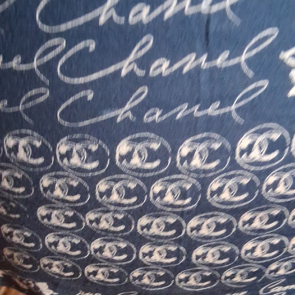 Authentic CHANEL Iconic Blue and Cream Script Blouse Size Small/Medium - Picture 5 of 16